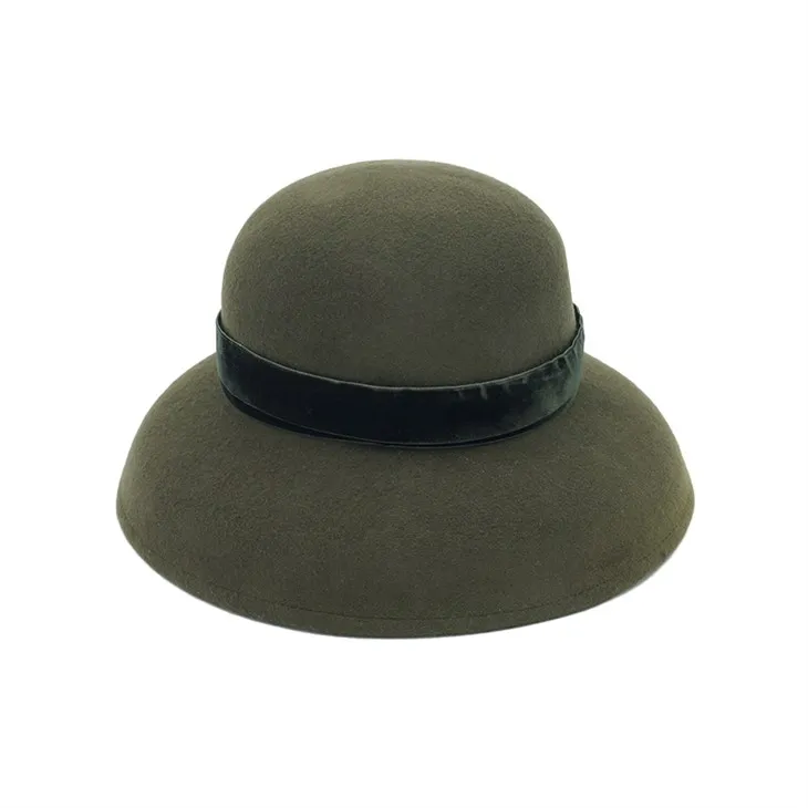 Mustjasrohelised villased mütsid