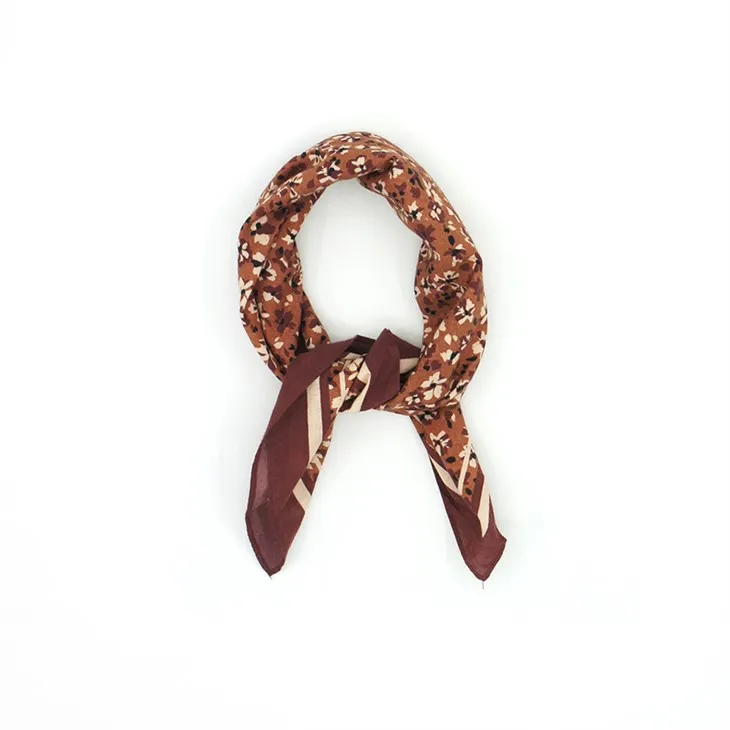 Puuvillane lilleline bandana S124