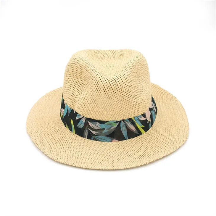 Heegeldatud paberist mütsid