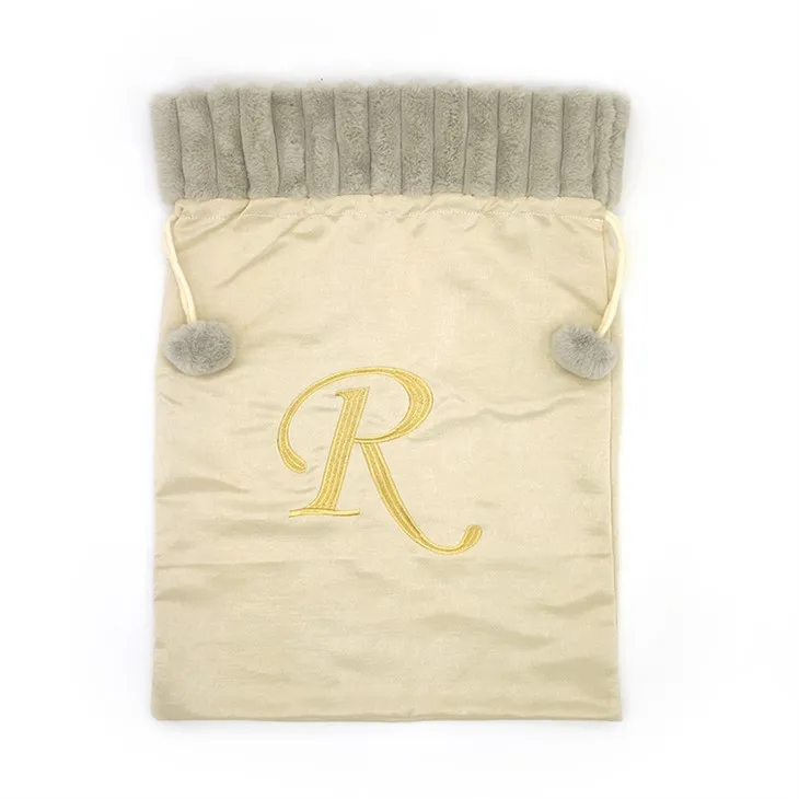 Hiiglasliku kirjaga jõulusukk