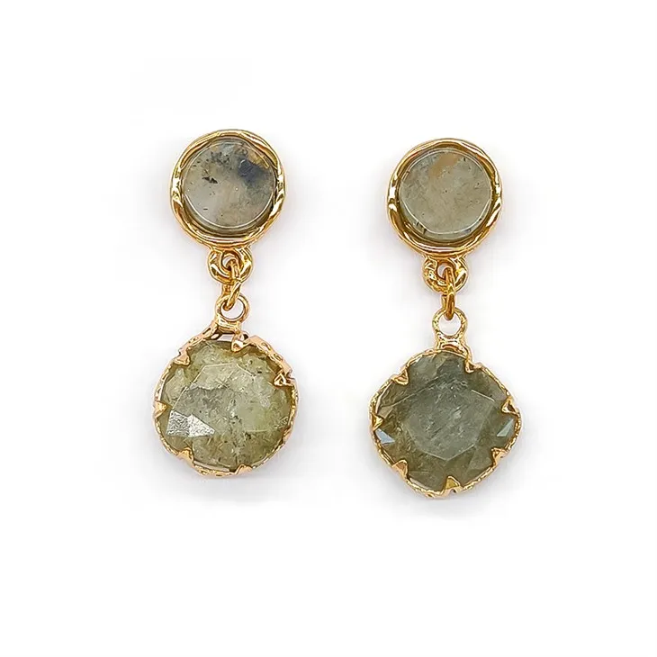 Marmorist roheline tilkkõrvarõngas